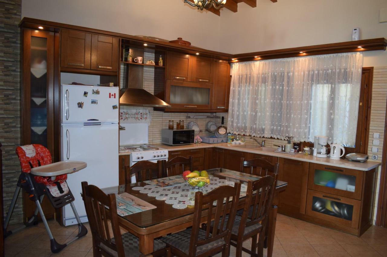 Villa Dimitris Constantinou à Sourpi Extérieur photo